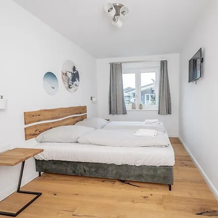 Feriehus Xxl-holzhaus Mit Sauna & Grossem Garten