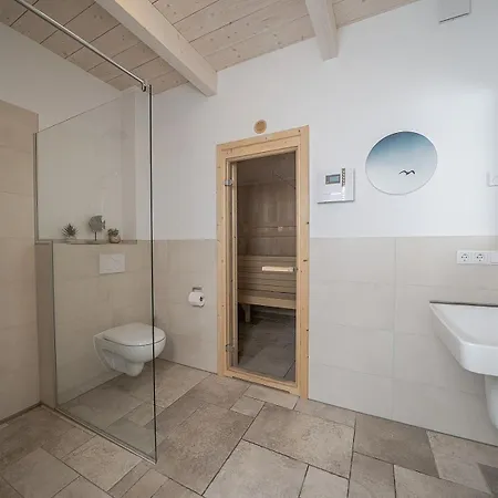 Xxl-holzhaus Mit Sauna & Grossem Garten Dagebüll